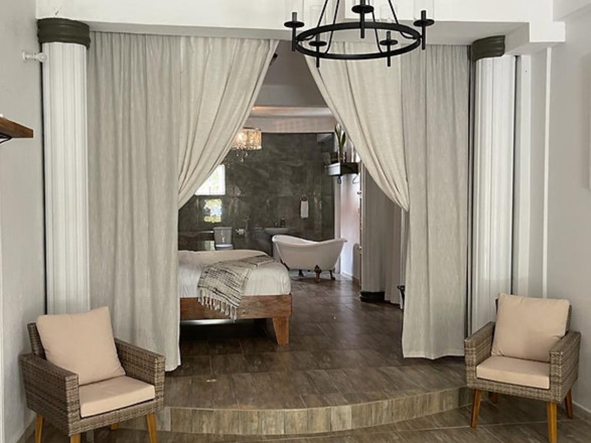 Eden Villas Secret place room